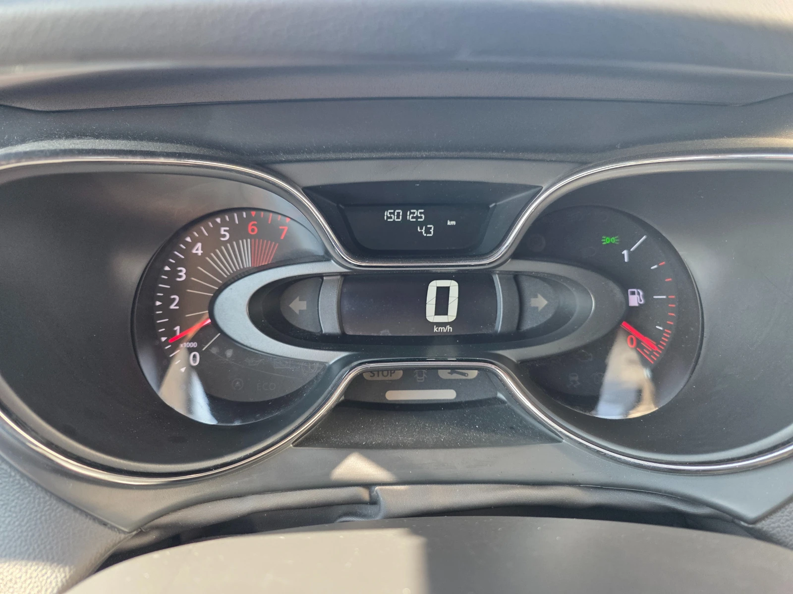 Renault Captur NAVI-КАМЕРА-SWISS, снимка 9 - Автомобили и джипове - 55390319