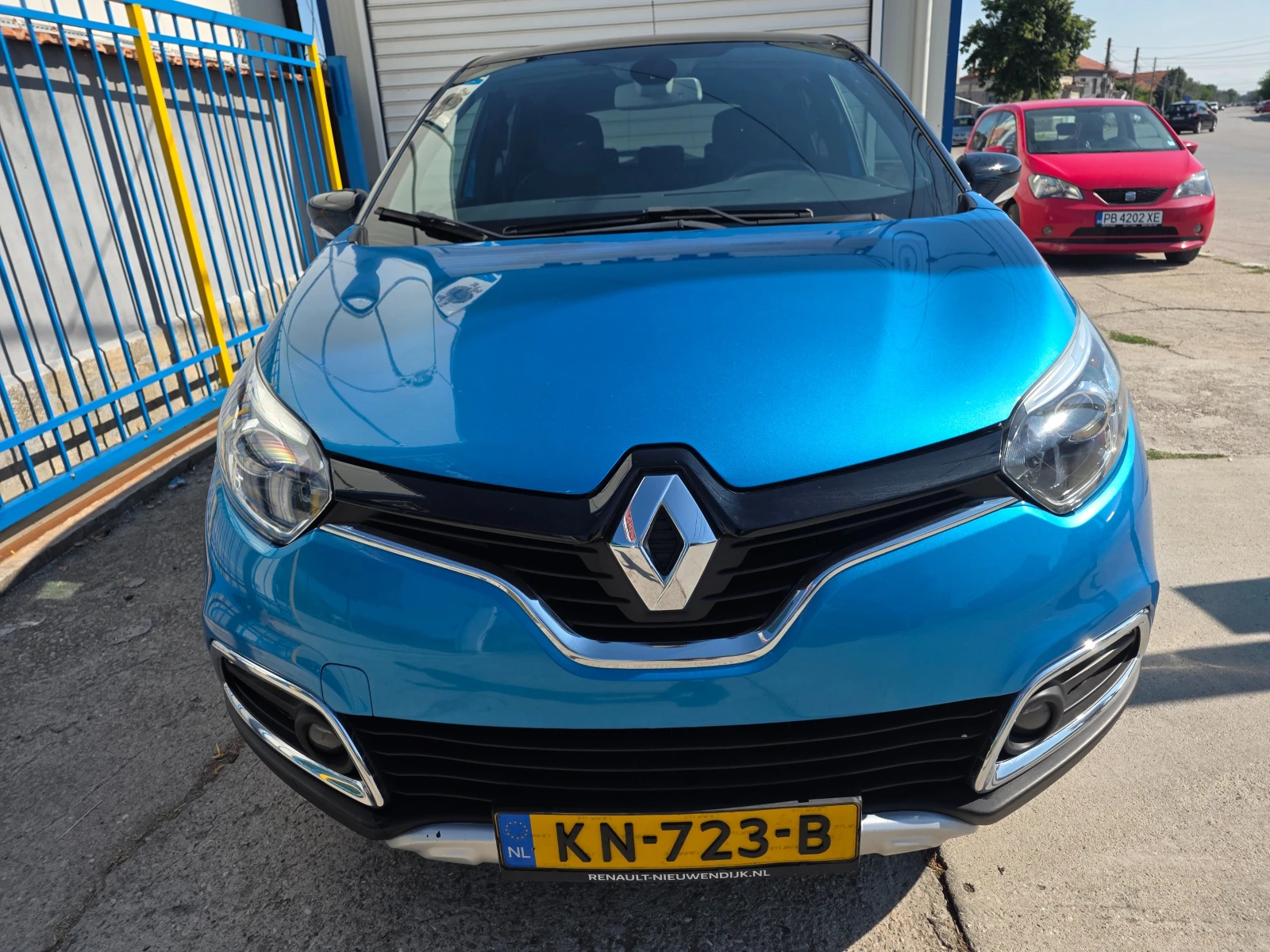 Renault Captur NAVI-КАМЕРА-SWISS, снимка 2 - Автомобили и джипове - 55390319