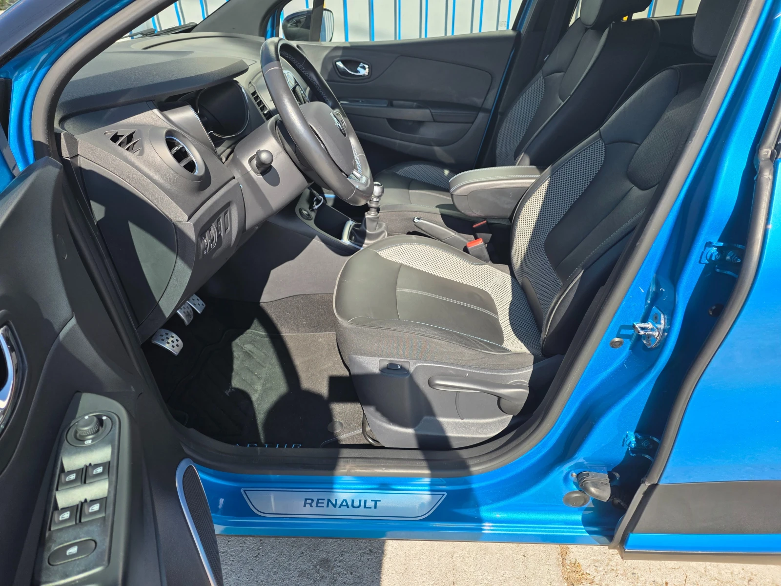 Renault Captur NAVI-КАМЕРА-SWISS, снимка 6 - Автомобили и джипове - 55390319