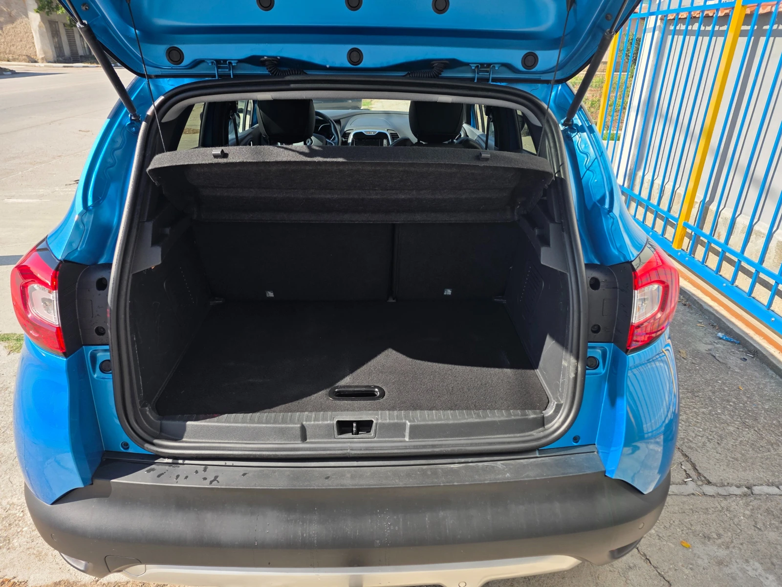 Renault Captur NAVI-КАМЕРА-SWISS, снимка 7 - Автомобили и джипове - 55390319