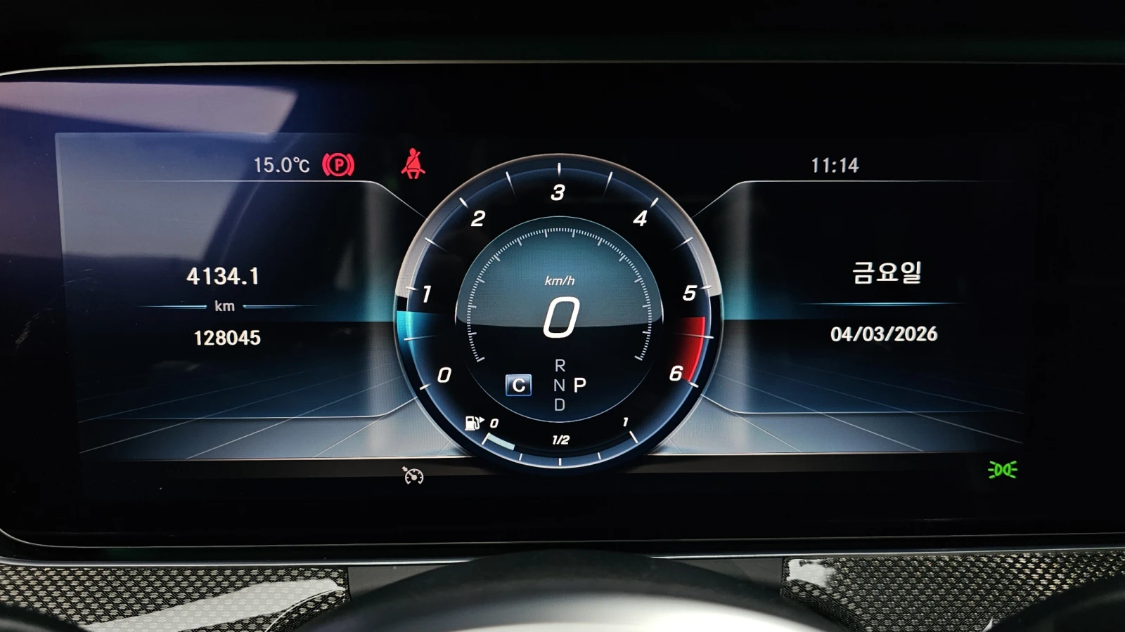 Mercedes-Benz CLS 300 BLIND SPOT* ЕЛ. БАГАЖНИК* HUD* ЛЮК* КРАЙНА ЦЕНА, снимка 8 - Автомобили и джипове - 55435393