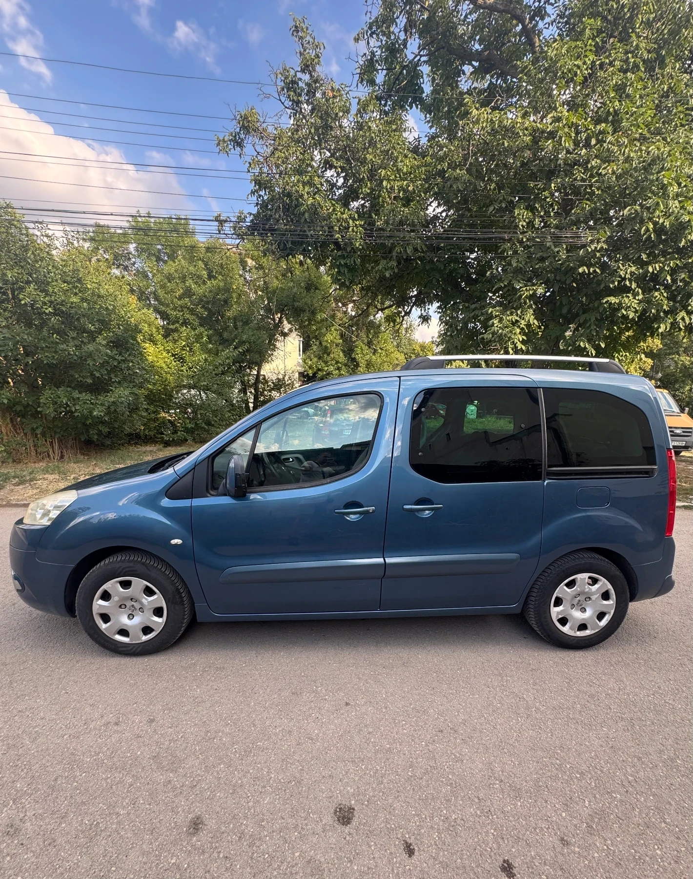 Peugeot Partner 1.6i 2011, снимка 4 - Автомобили и джипове - 55838475