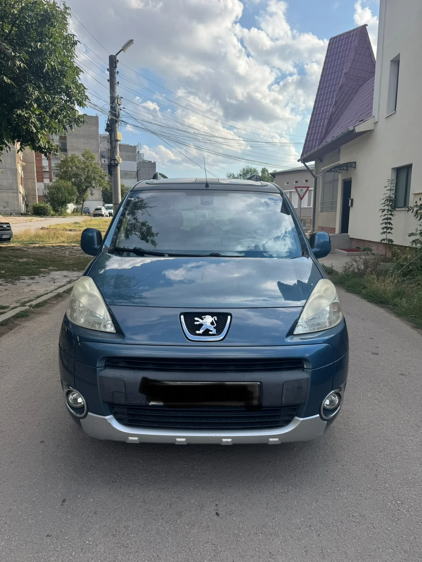 Peugeot Partner 1.6i 2011, снимка 2 - Автомобили и джипове - 55838475