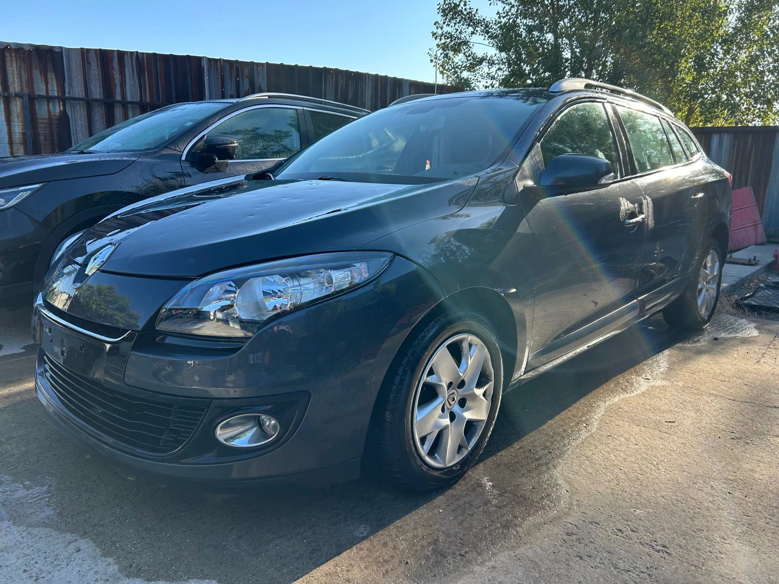 Renault Megane 1.5 dci, снимка 2 - Автомобили и джипове - 55989875