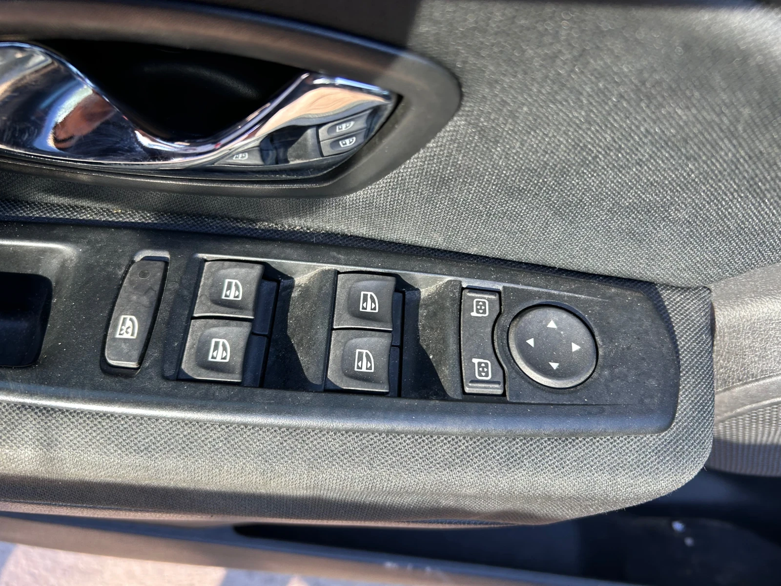 Renault Megane 1.5 dci, снимка 13 - Автомобили и джипове - 55989875