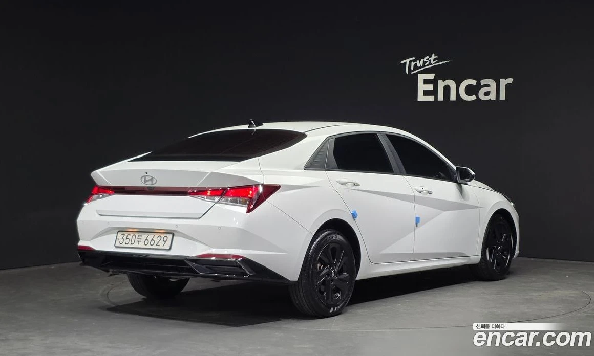 Hyundai Elantra 1.6 Modern, снимка 2 - Автомобили и джипове - 56155721