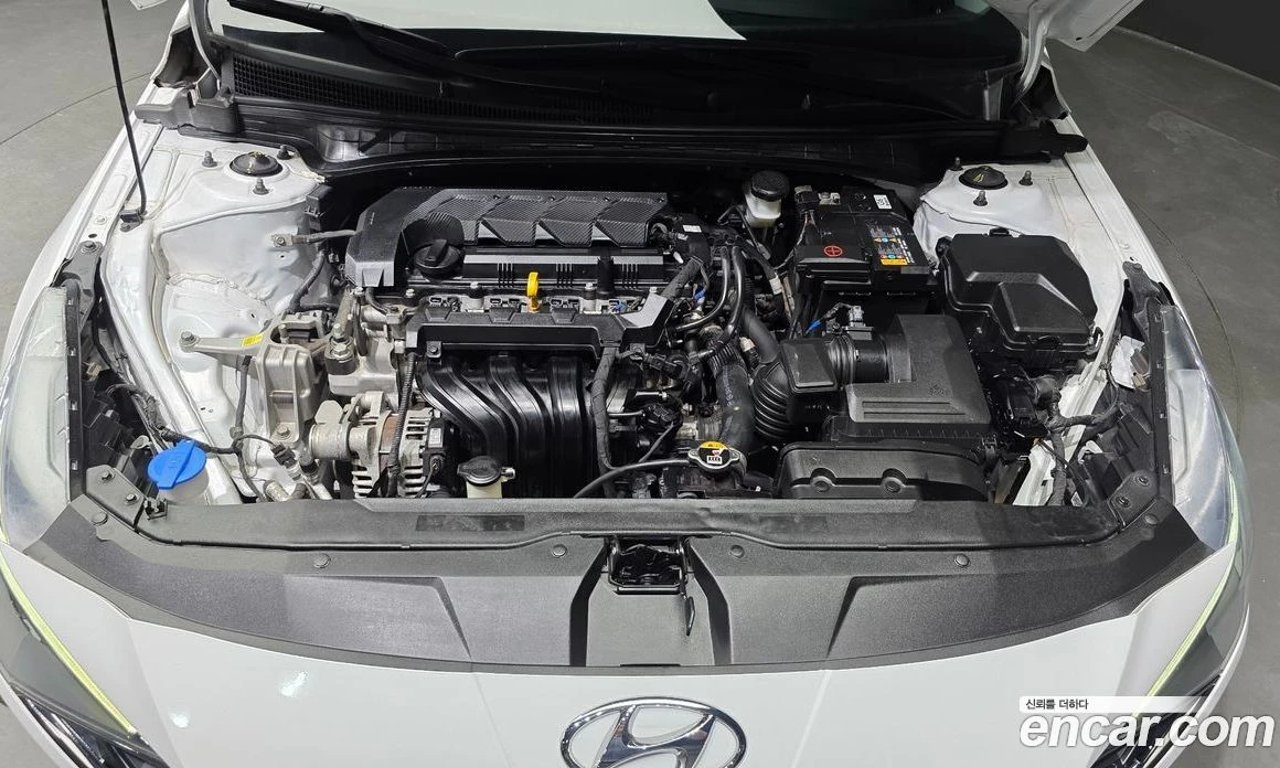 Hyundai Elantra 1.6 Modern, снимка 6 - Автомобили и джипове - 56155721