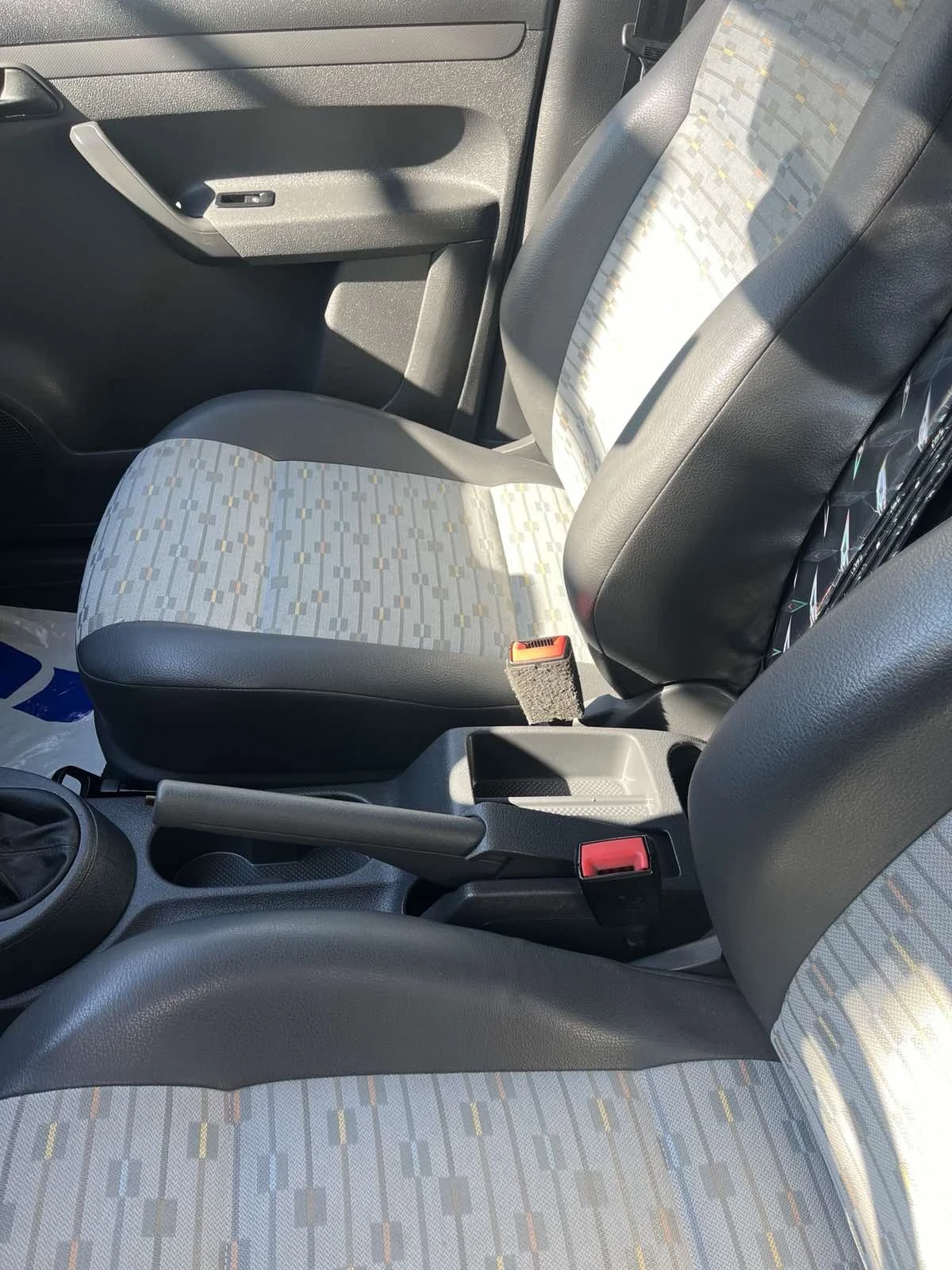 VW Caddy, снимка 14 - Автомобили и джипове - 56569287