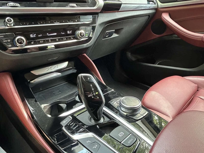 BMW X4 KEYLESS, PANORAMA, 4x4 , КОЖА, ПОДГРЕВ, снимка 11 - Автомобили и джипове - 51745930