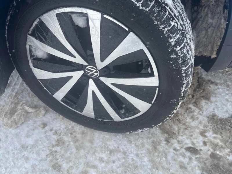 VW Taos Highline  CARFAX, снимка 7 - Автомобили и джипове - 53338912