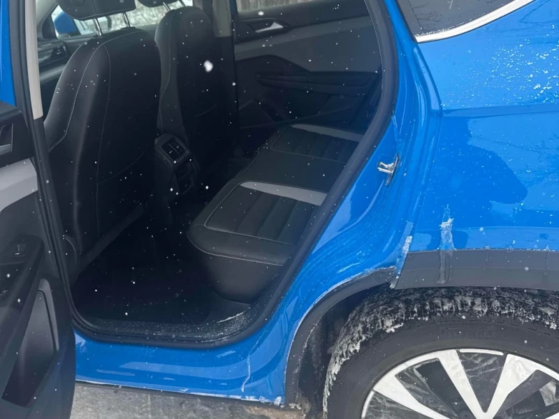 VW Taos Highline  CARFAX, снимка 11 - Автомобили и джипове - 53338912