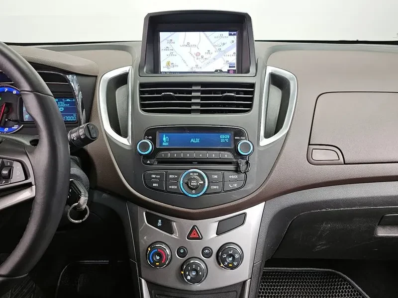 Chevrolet Trax 1.4, снимка 12 - Автомобили и джипове - 54330249