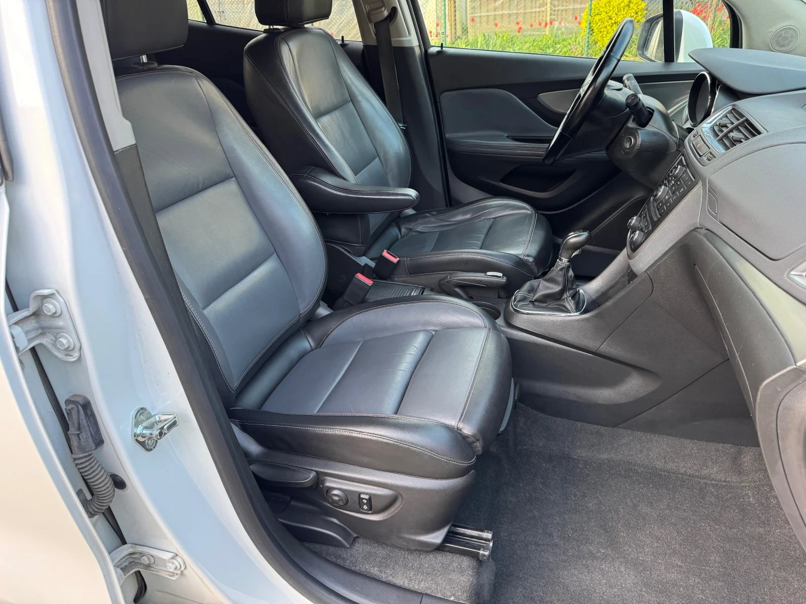 Opel Mokka 1.7CDTI;:4x4;:КОЖА;:Всички екстри !!! - изображение 8