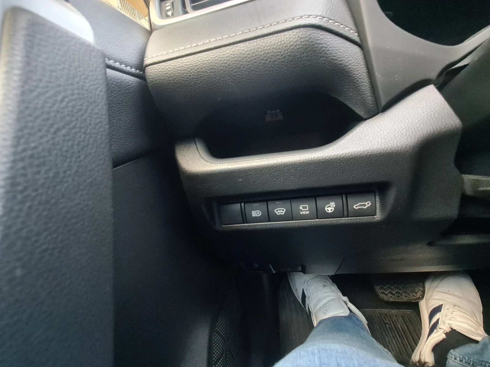 Toyota Rav4 Luxury Premium - изображение 5