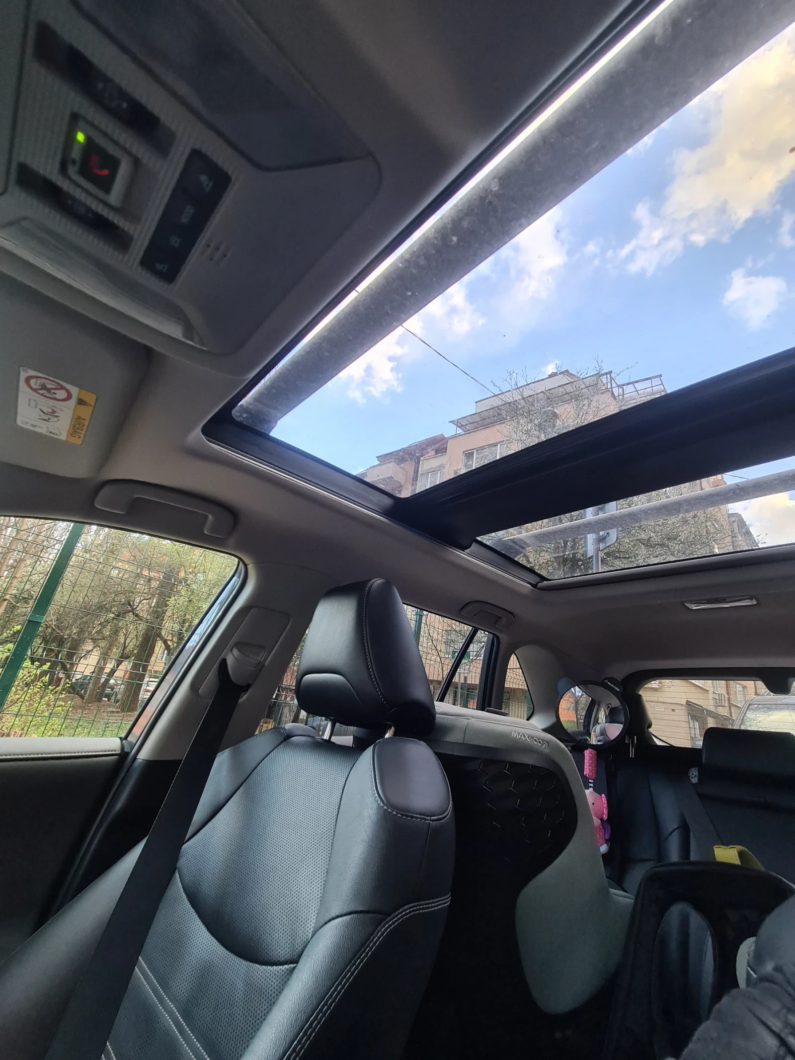 Toyota Rav4 Luxury Premium - изображение 6