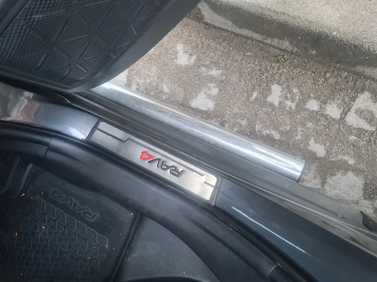 Toyota Rav4 Luxury Premium - изображение 8