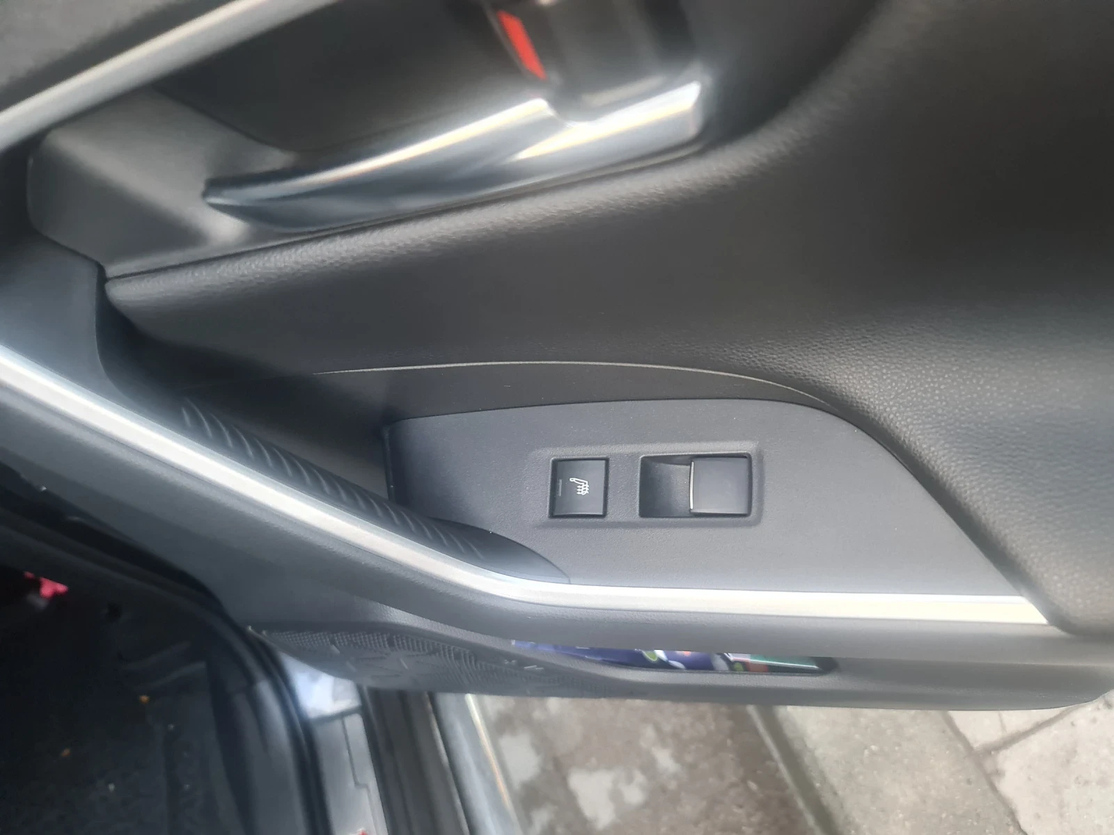 Toyota Rav4 Luxury Premium - изображение 9