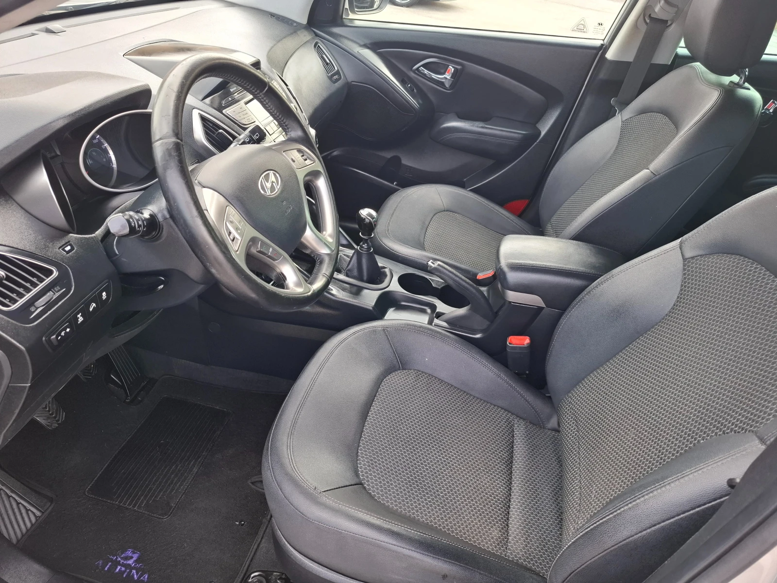 Hyundai IX35 2.0 CRDI 4WD 6 СКЖРОСТИ - изображение 6