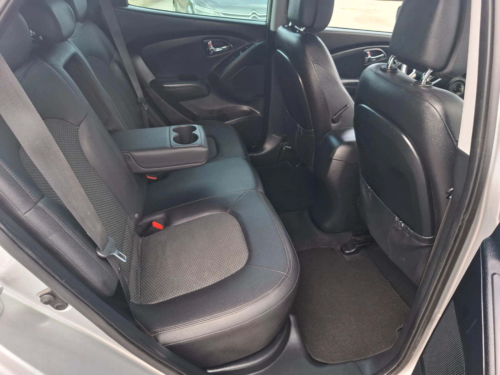 Hyundai IX35 2.0 CRDI 4WD 6 СКЖРОСТИ - изображение 9