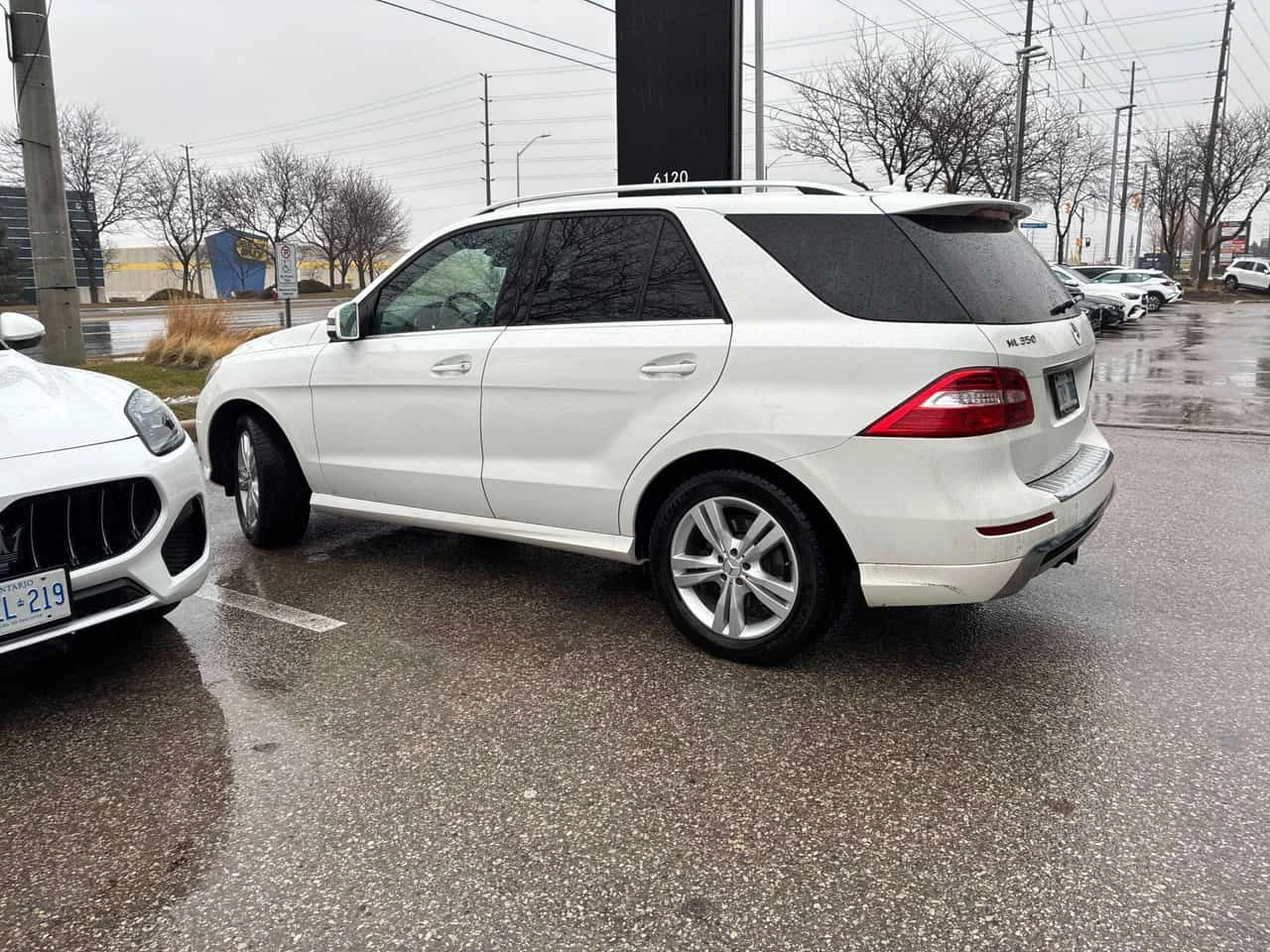Mercedes-Benz ML 350 * BlueTEC * CARFAX * Harman Kardon * 360 Камери * , снимка 2 - Автомобили и джипове - 54094370