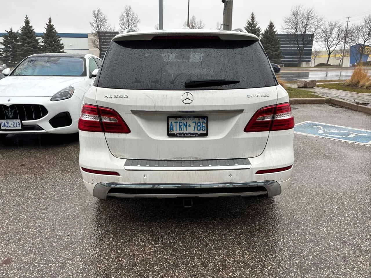 Mercedes-Benz ML 350 * BlueTEC * CARFAX * Harman Kardon * 360 Камери * , снимка 4 - Автомобили и джипове - 54094370