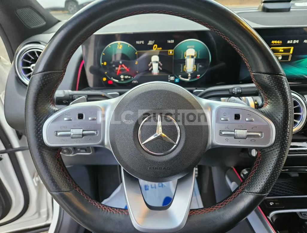 Mercedes-Benz GLB 250 4MATIC* AMG LINE, снимка 9 - Автомобили и джипове - 54224542