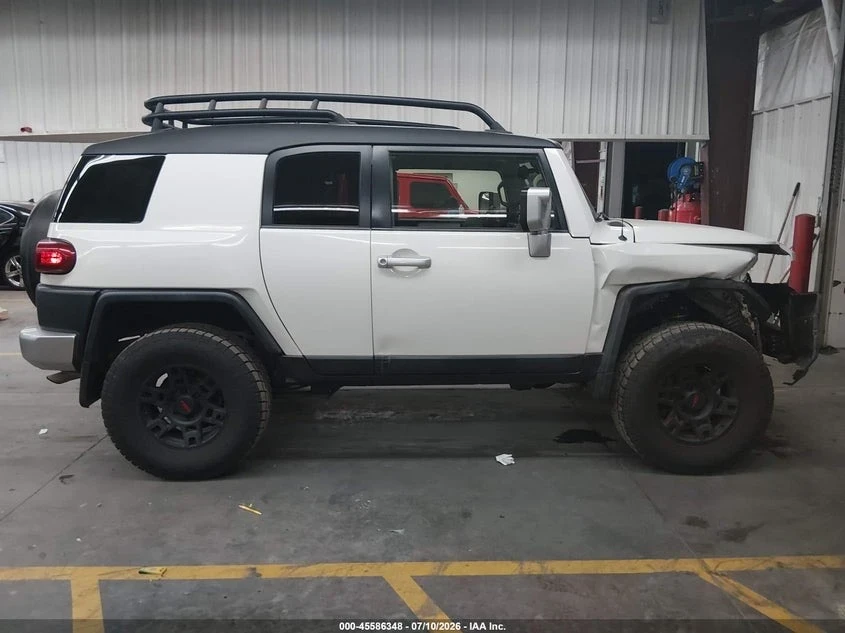 Toyota Fj cruiser 2014 FJ Cruiser 4x4 | Mobile.bg � ����������� 9