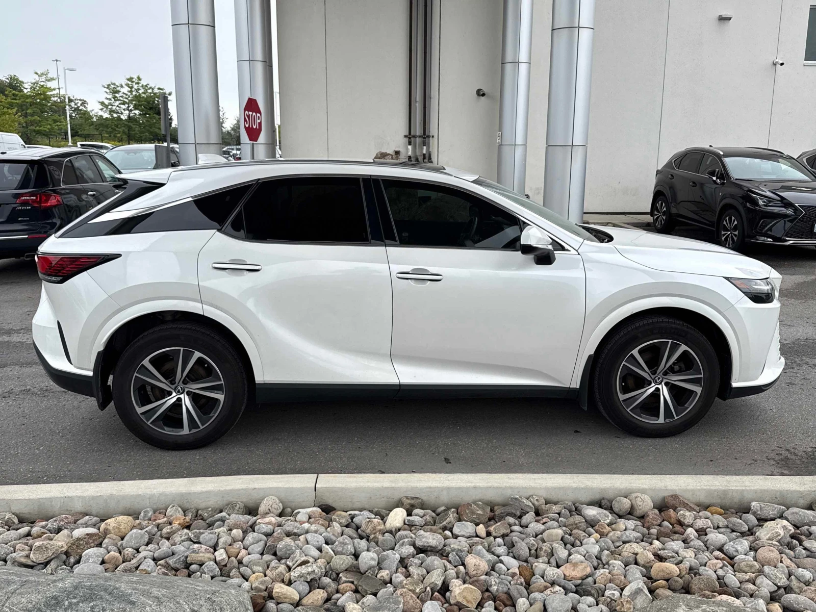 Lexus RX 350h * CARFAX * ОПЦИЯ ЗА ФИНАНСИРАНЕ, снимка 3 - Автомобили и джипове - 55932261