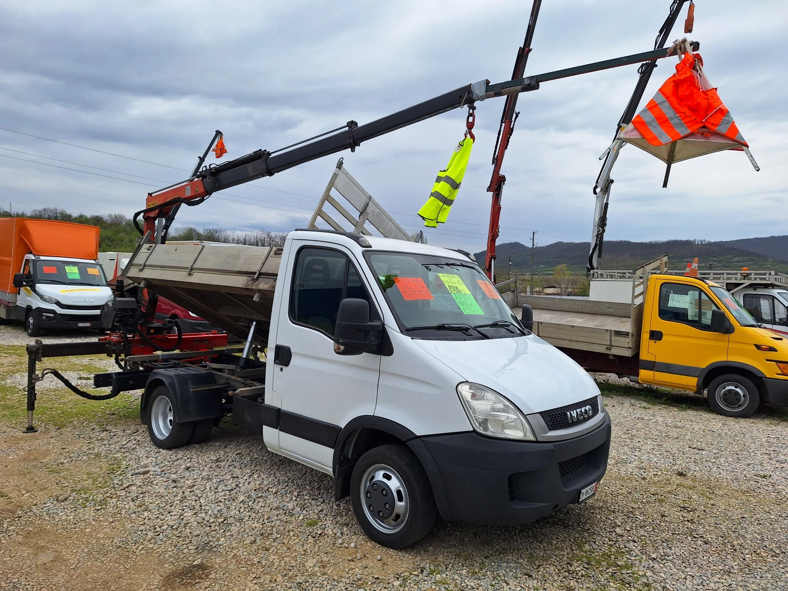 Iveco 35c15 до3, 5т.САМОСВАЛ С КРАН 1.7т ШВЕЙЦАРИЯ.6.m.стрела, снимка 1