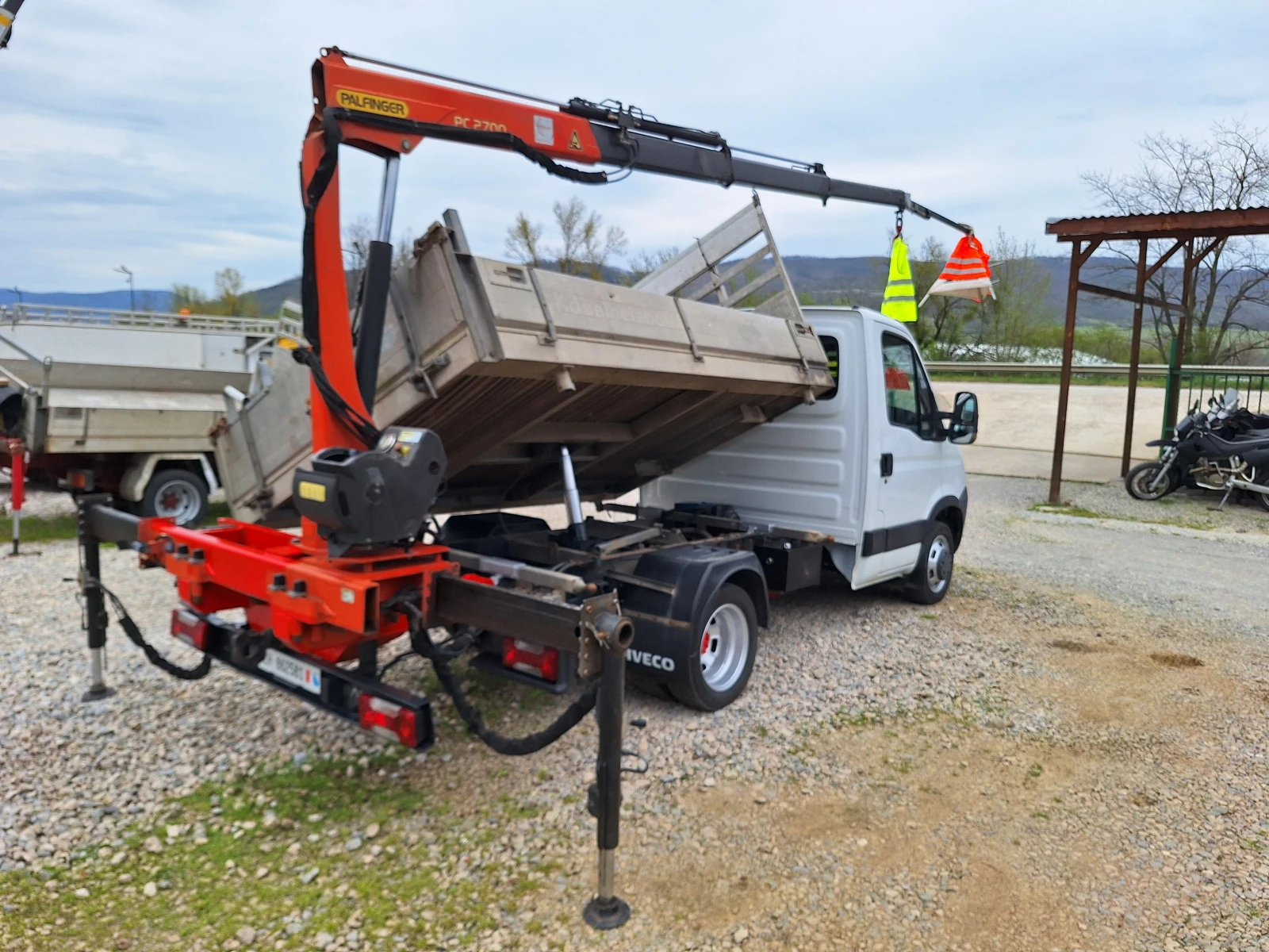 Iveco 35c15 до3, 5т.САМОСВАЛ С КРАН 1.7т ШВЕЙЦАРИЯ.6.m.стрела - изображение 5