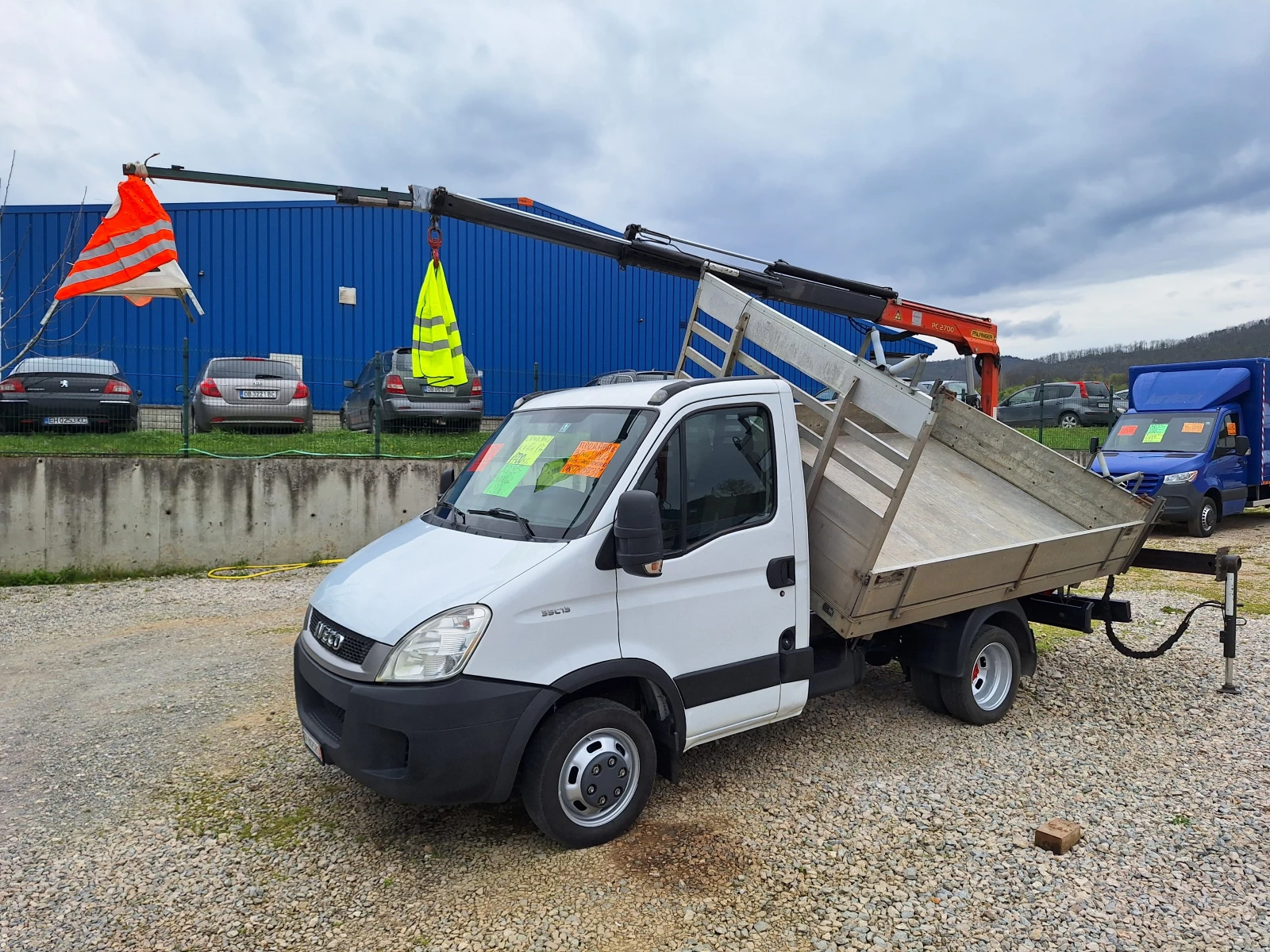 Iveco 35c15 до3, 5т.САМОСВАЛ С КРАН 1.7т ШВЕЙЦАРИЯ.6.m.стрела - изображение 2