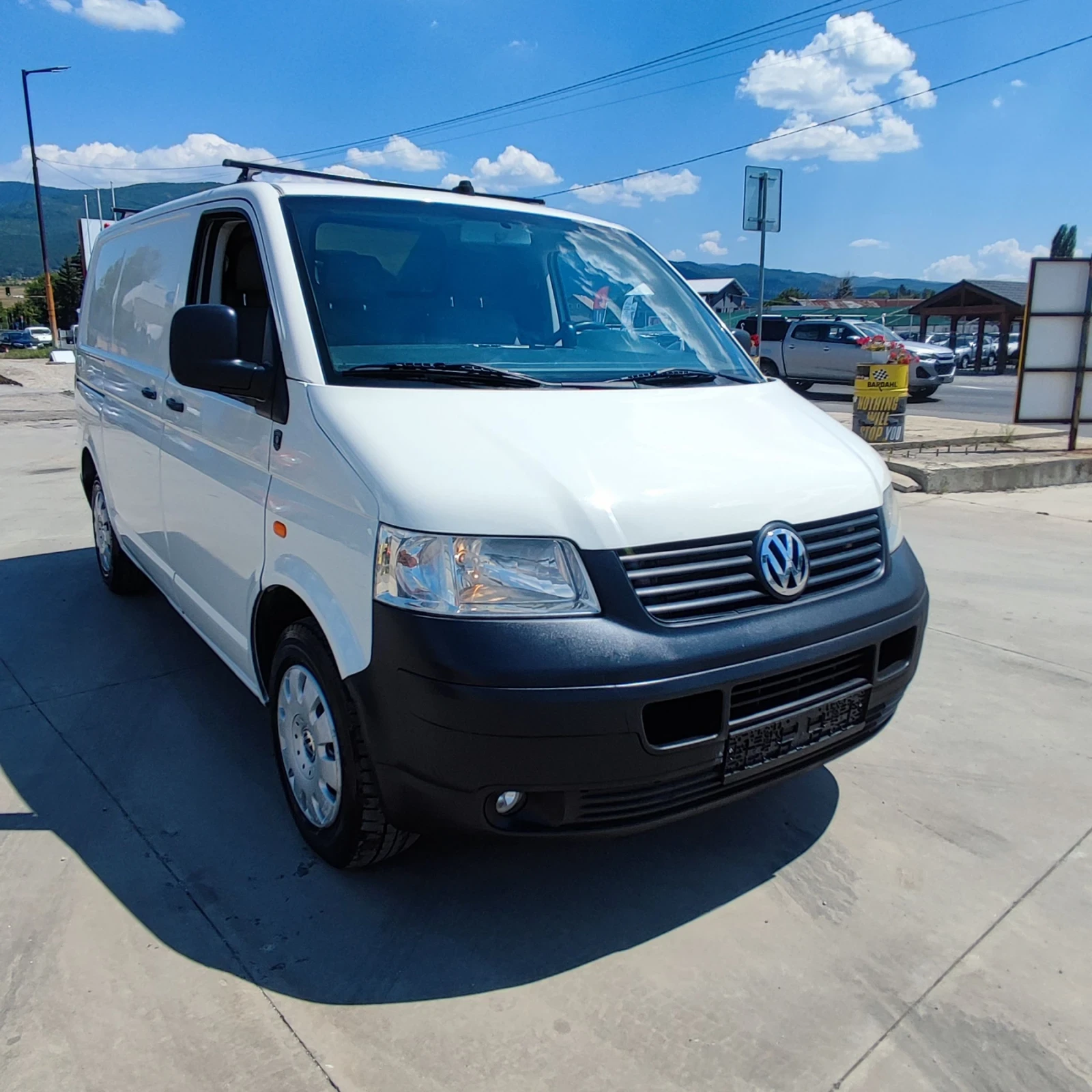 VW Caravelle 2 .5TDI* 131кс* КЛИМАТИК* , снимка 3 - Бусове и автобуси - 55587672