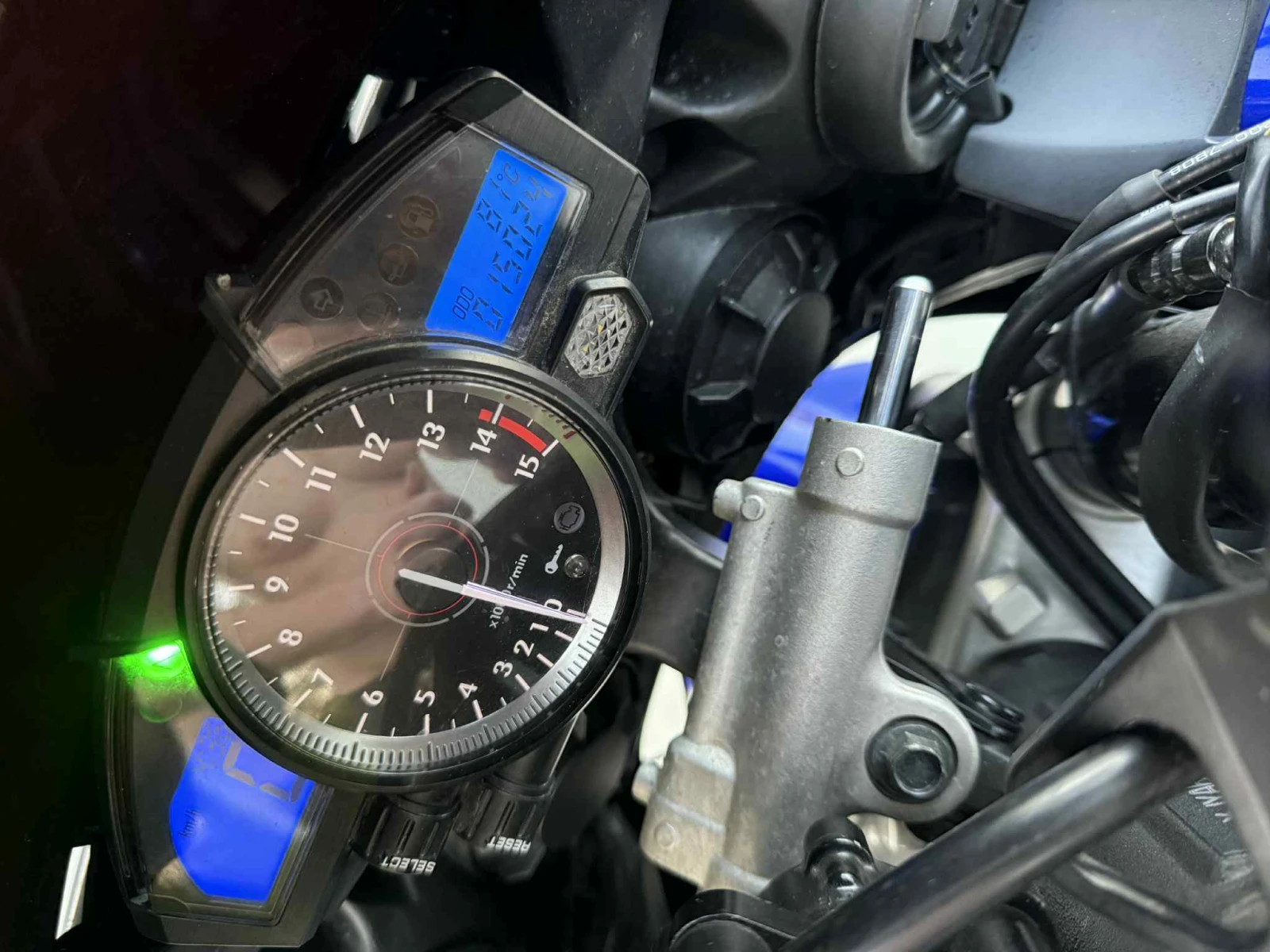 Yamaha YZF-R1  - изображение 9