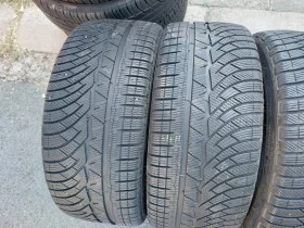 Гуми Зимни 225/40R18, снимка 2 - Гуми и джанти - 38517418