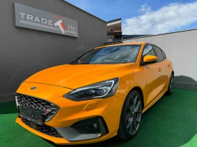 Ford Focus ST Hatchback 2.3i EcoBoost, снимка 1