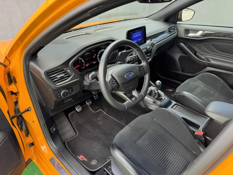 Ford Focus ST Hatchback 2.3i EcoBoost, снимка 11 - Автомобили и джипове - 47307228