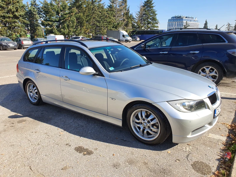 BMW 320 Touring, снимка 5 - Автомобили и джипове - 48831388