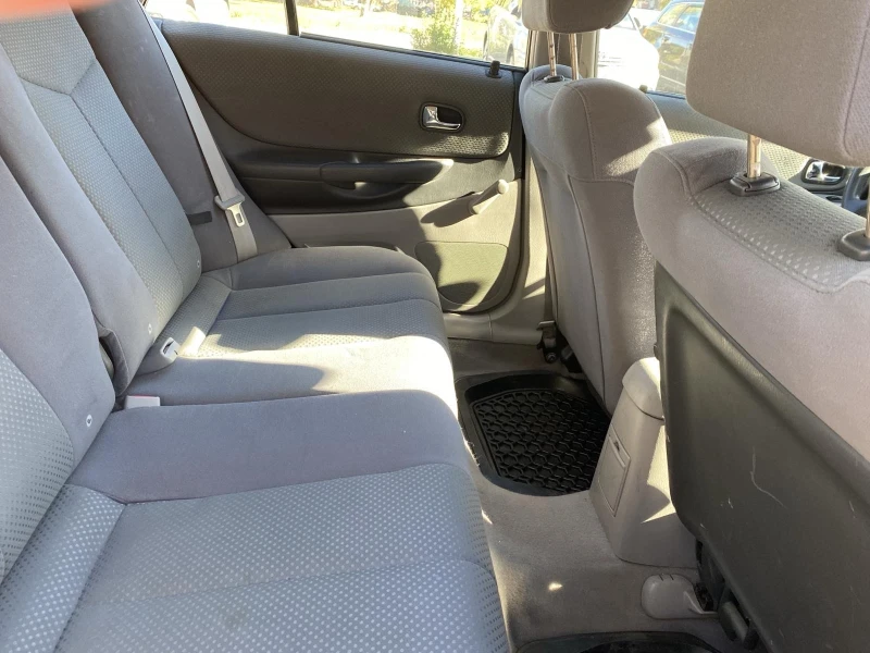 Mazda 323, снимка 10 - Автомобили и джипове - 52477301