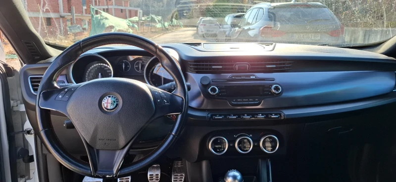Alfa Romeo Giulietta, снимка 6 - Автомобили и джипове - 53156078