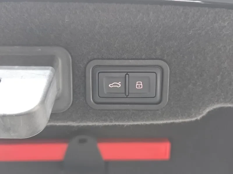 Audi A8 4.2 TDI QUATTRO, снимка 15 - Автомобили и джипове - 55096366