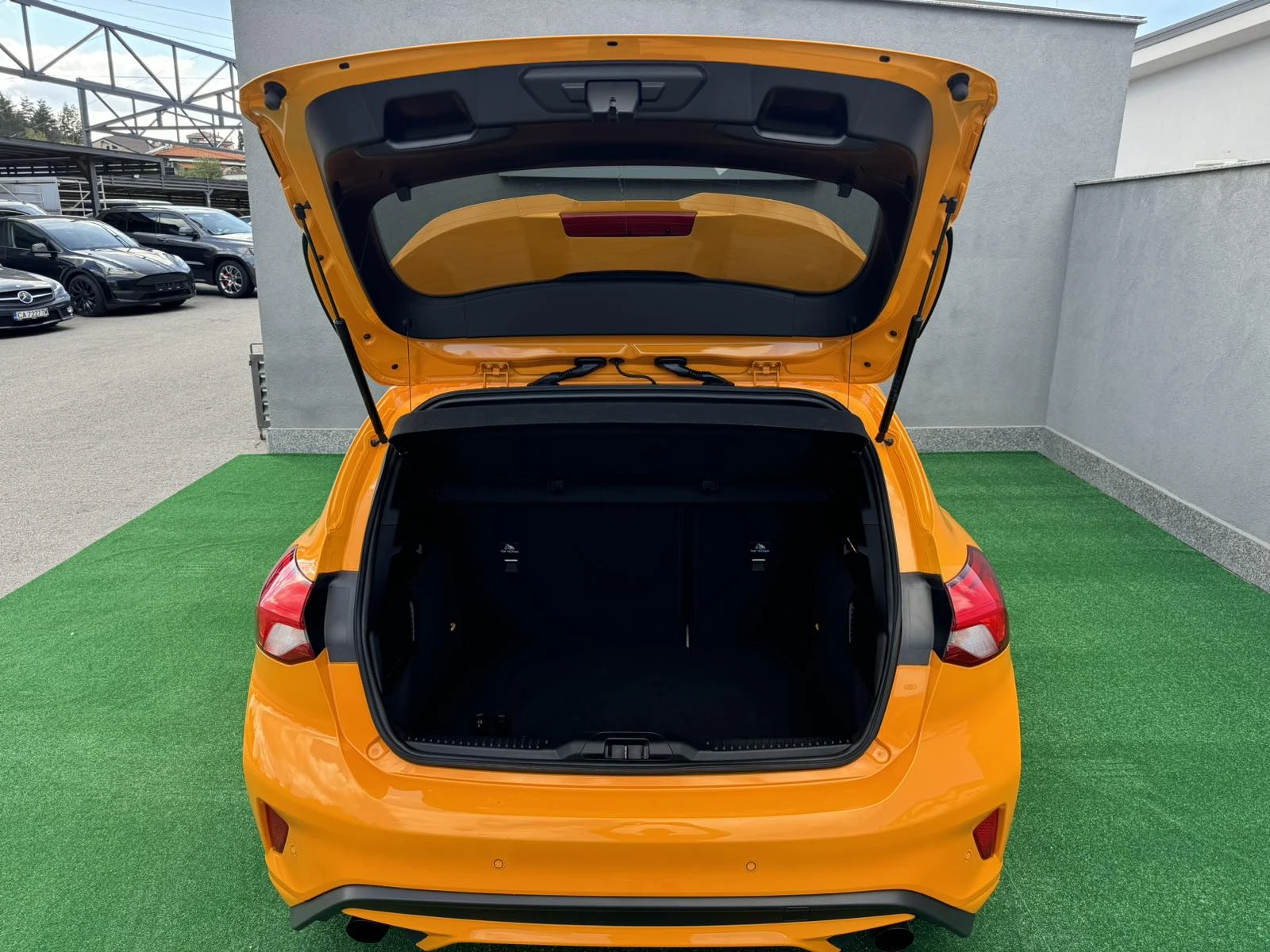 Ford Focus ST Hatchback 2.3i EcoBoost - изображение 8