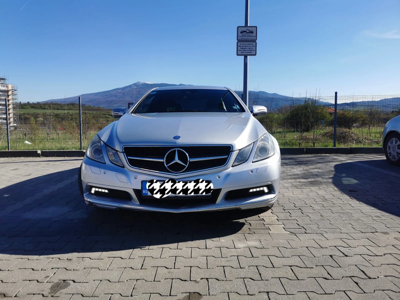 Mercedes-Benz E 250 Обслужен, включително комплект ВЕРИГИ  - изображение 4