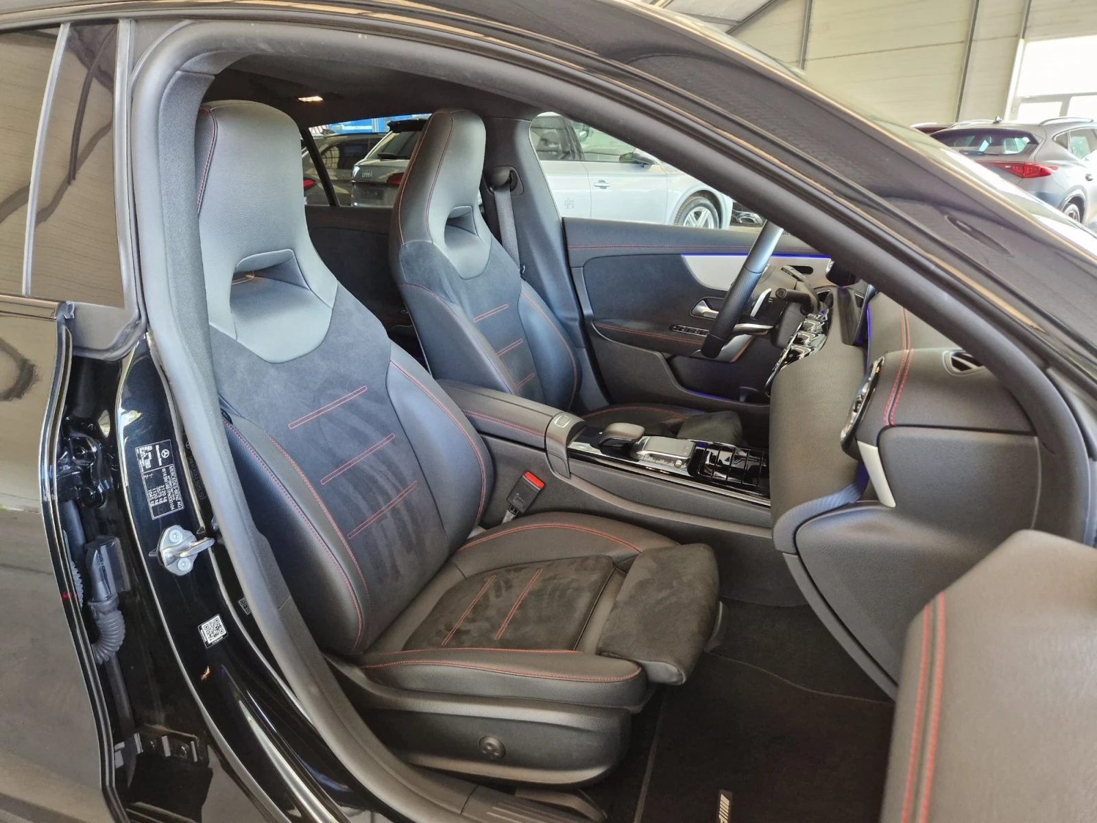 Mercedes-Benz CLA 180 AMG Line - изображение 10