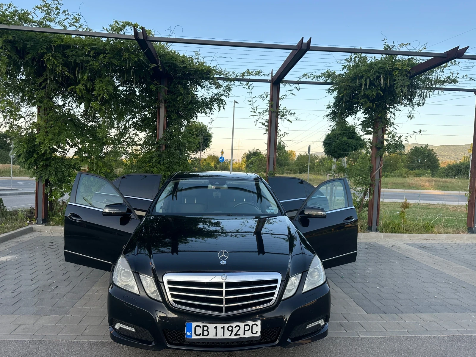 Mercedes-Benz E 350  - изображение 6