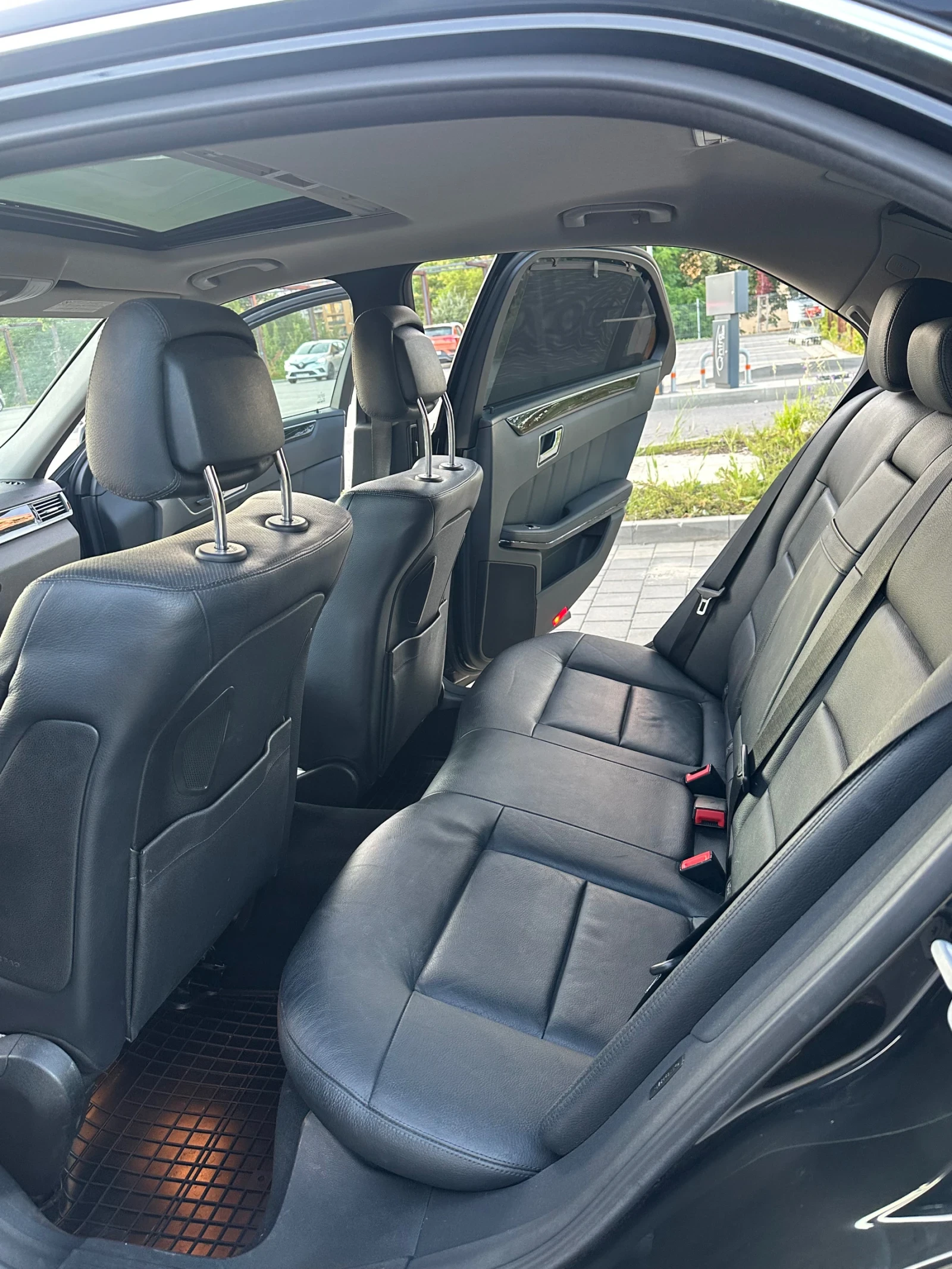 Mercedes-Benz E 350  - изображение 8