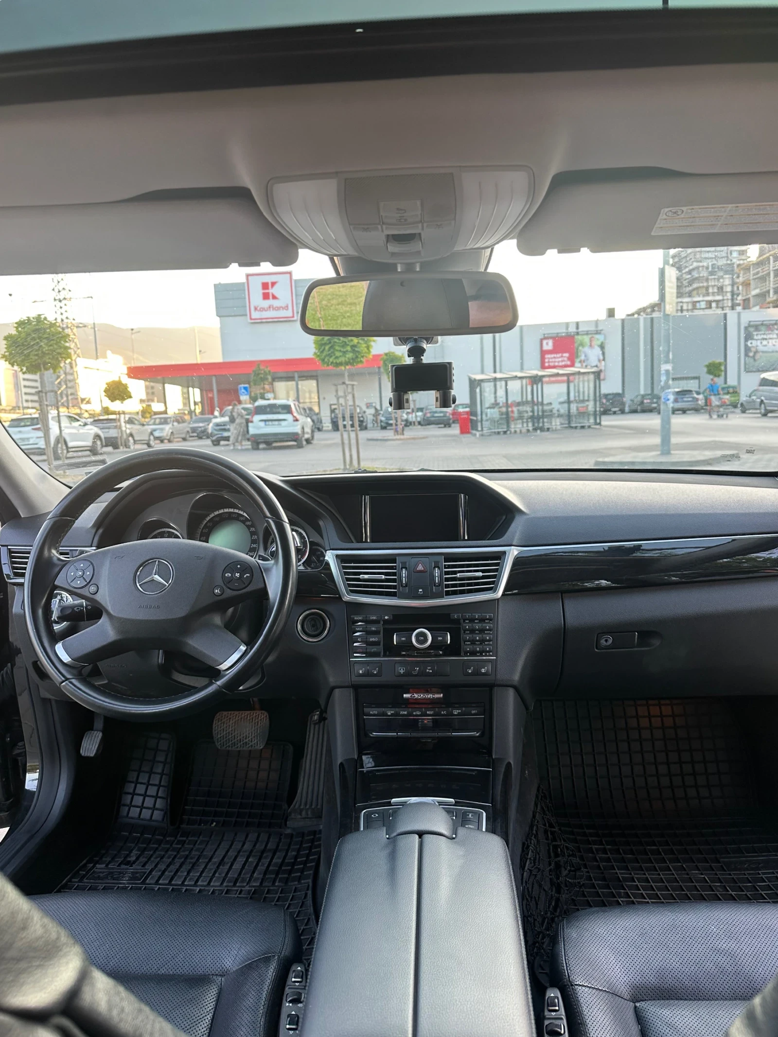 Mercedes-Benz E 350  - изображение 7