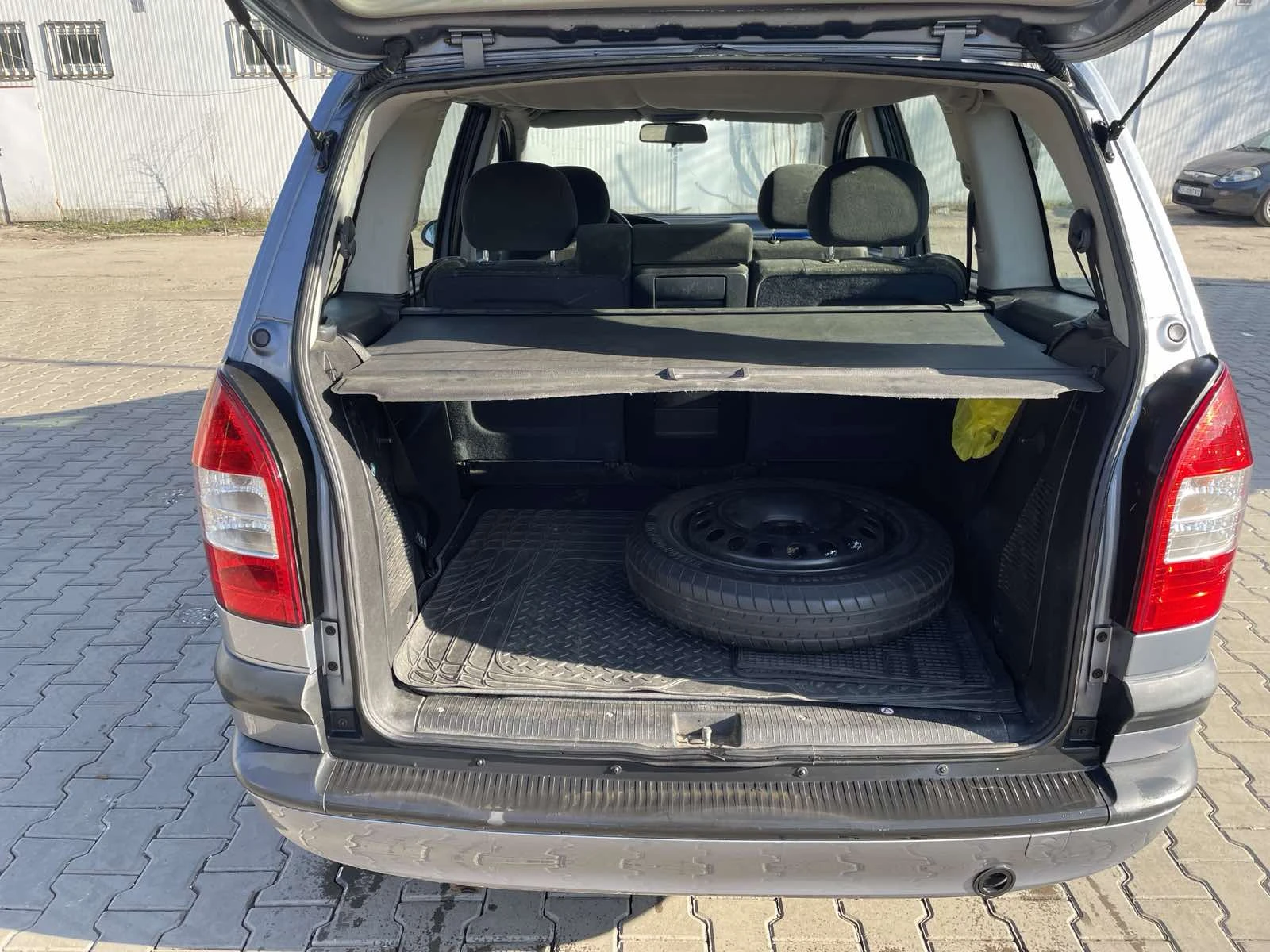 Opel Zafira, снимка 10 - Автомобили и джипове - 53767623