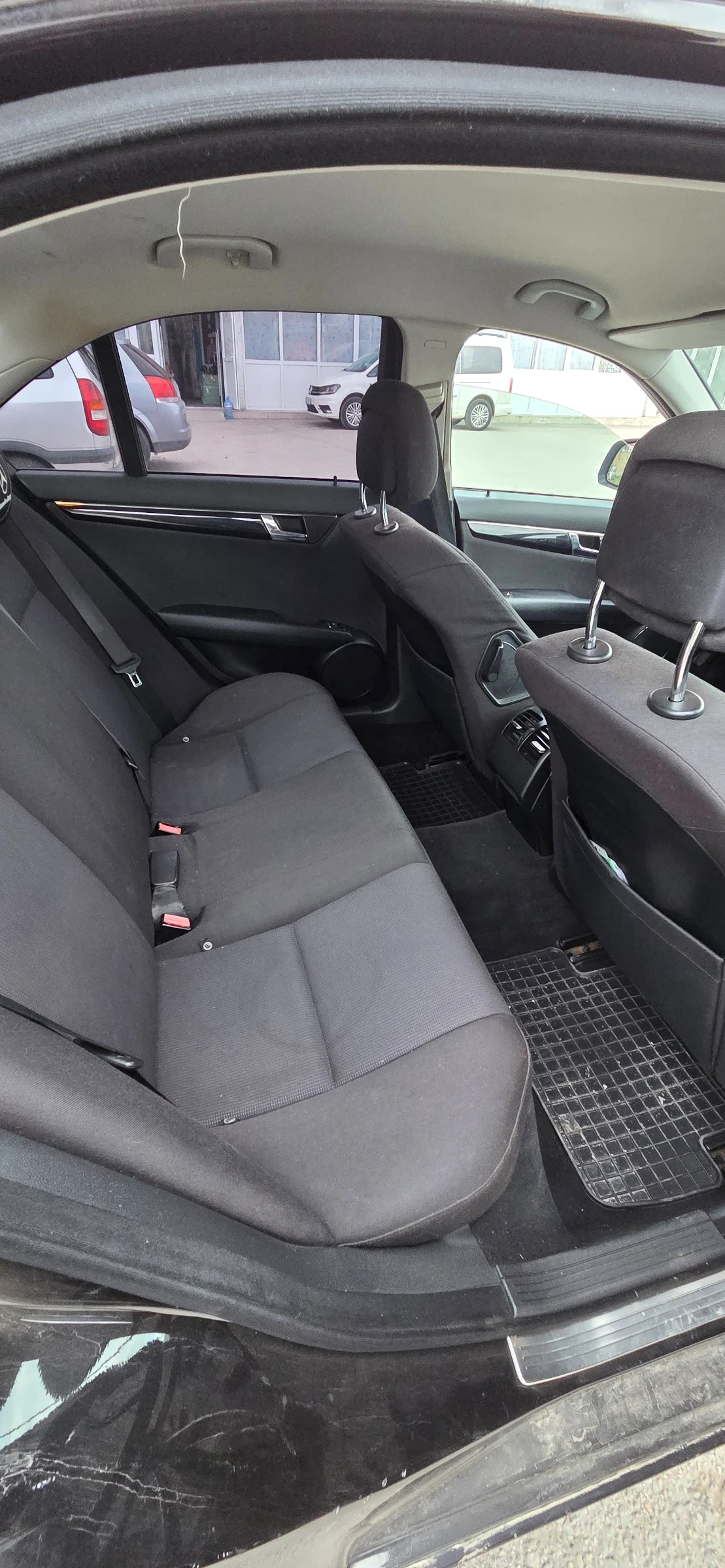 Mercedes-Benz C 220, снимка 3 - Автомобили и джипове - 54167989