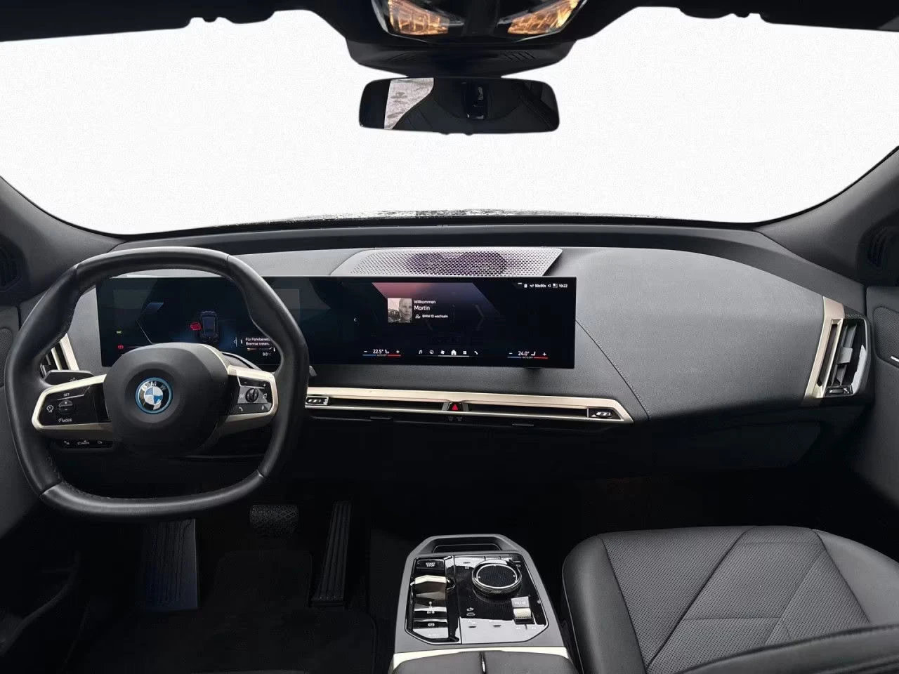 BMW iX xDrive40/326HP/MEMO/360/AHK/H&K/LED/NAVI/231q | Mobile.bg � ����������� 6