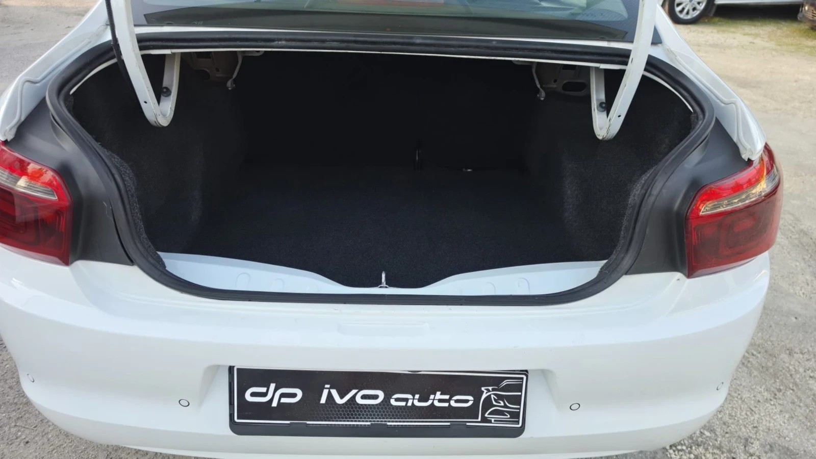 Citroen C-Elysee 1.5 BlueHDI* ОТЛИЧЕН* НАВИ* ТОП ЦЕНА, снимка 12 - Автомобили и джипове - 54705272